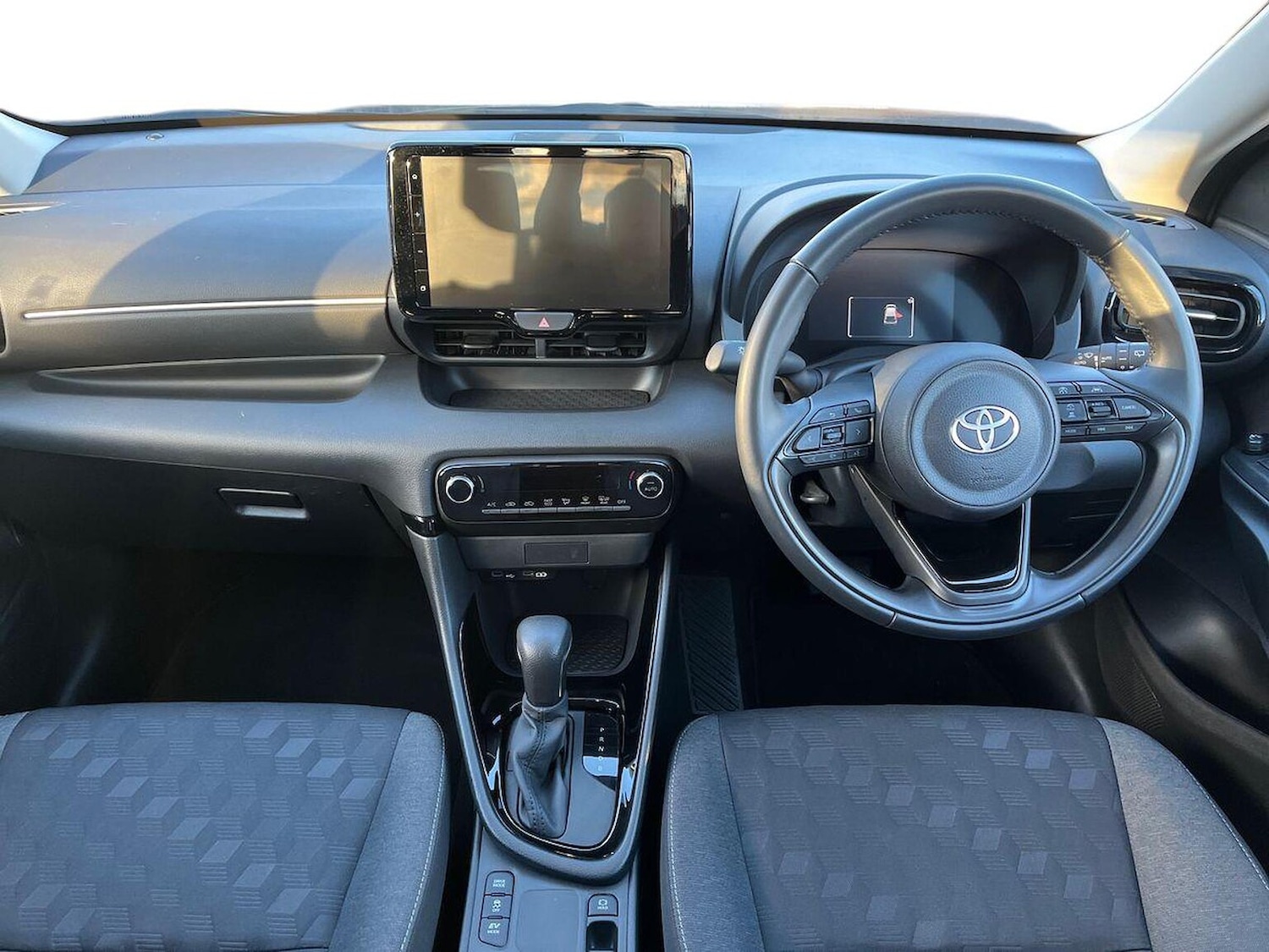 Used Toyota Yaris 2024 for sale - 77984039: Photo 8