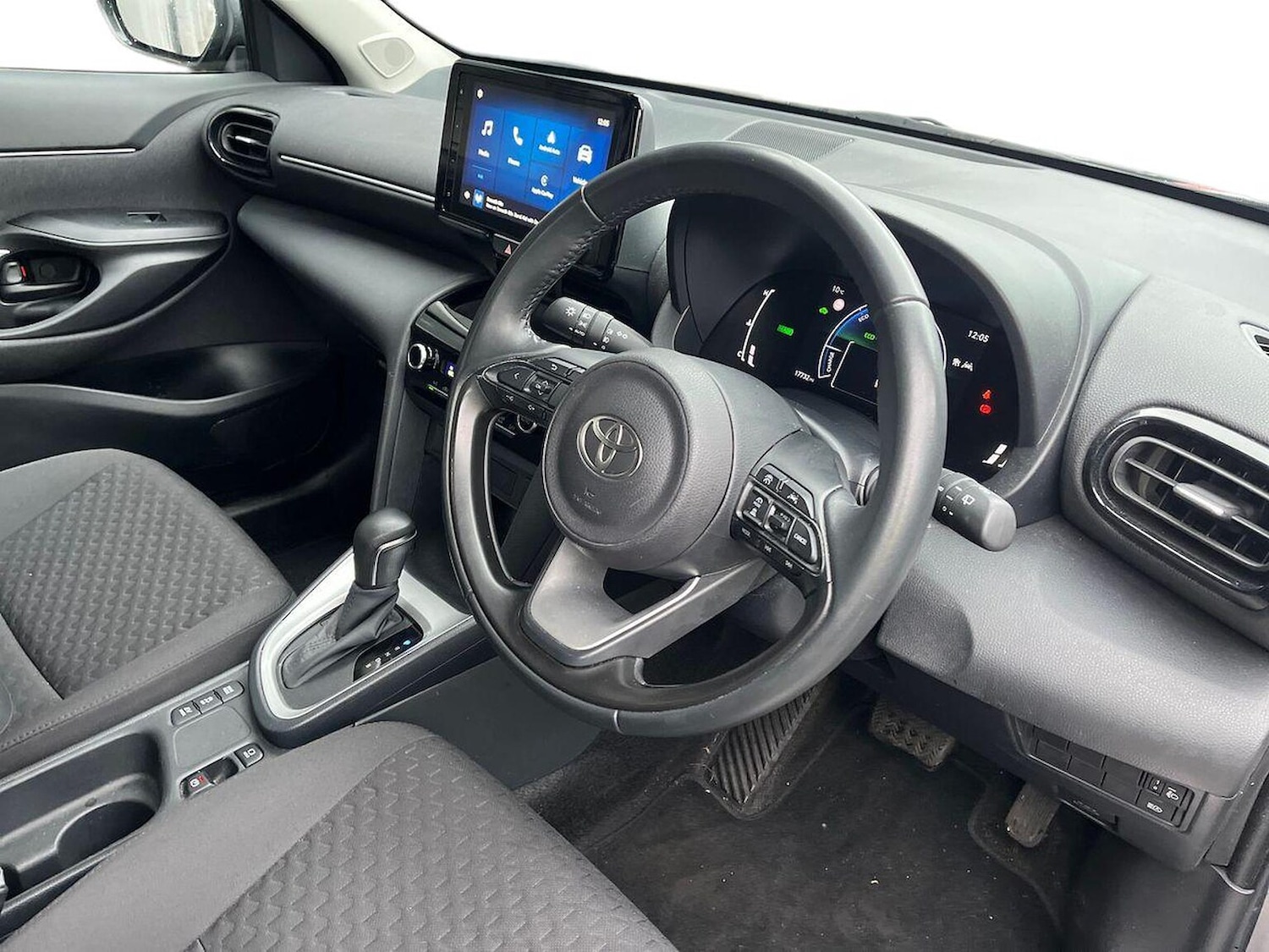 Used Toyota Yaris Cross 2024 for sale - 76963504: Photo 15