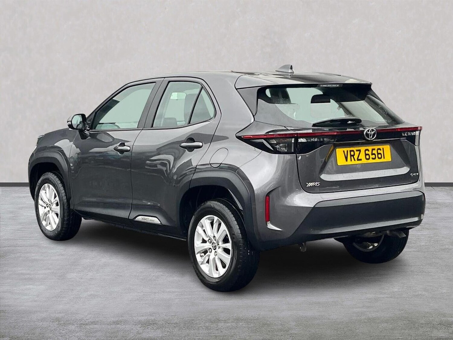 Used Toyota Yaris Cross 2024 for sale - 76963504: Photo 2