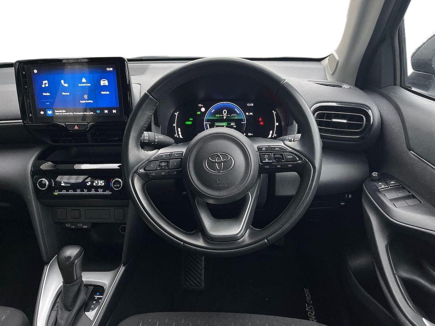 Used Toyota Yaris Cross 2024 for sale - 76963504: Photo 9