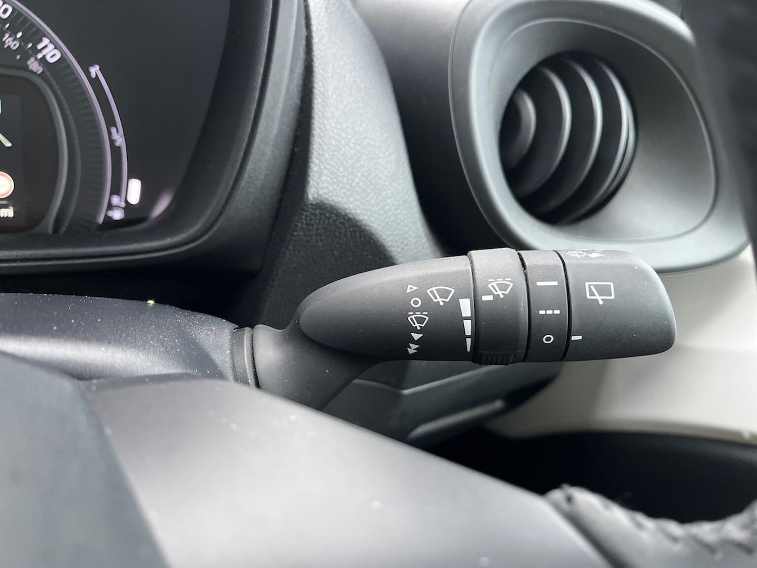 Used Toyota Aygo X 2024 for sale - 76413943: Photo 27