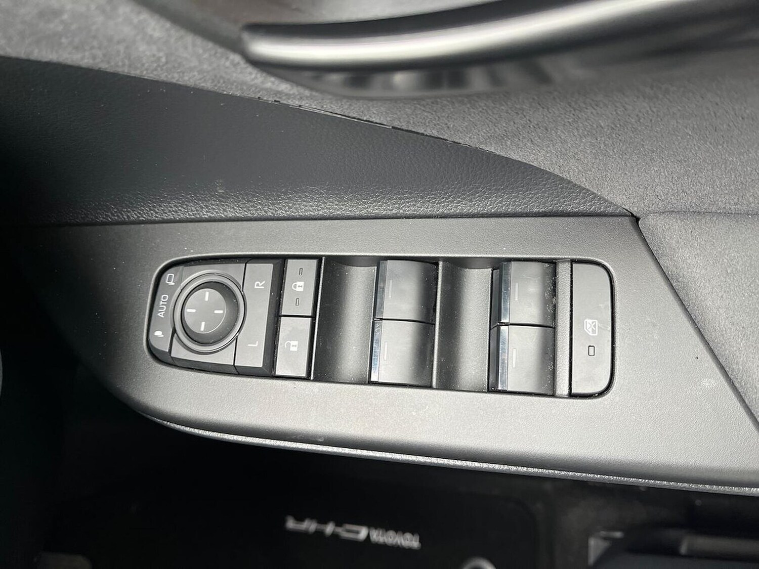 Used Toyota C-HR 2025 for sale - 78192964: Photo 21