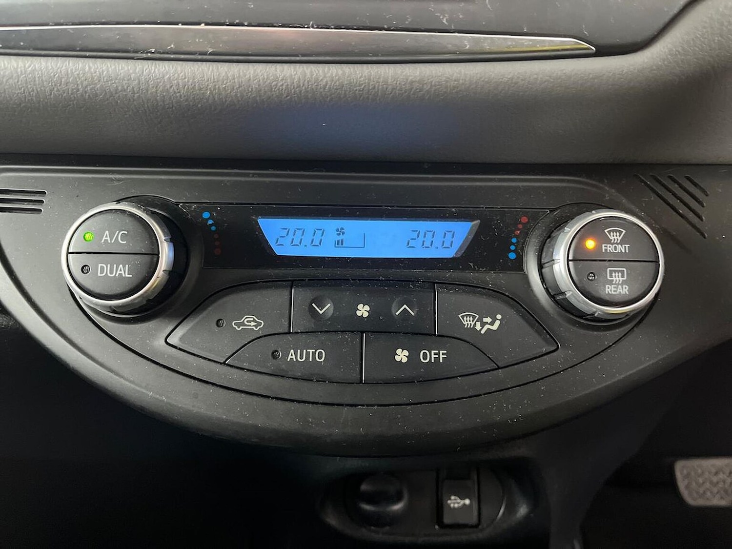 Used Toyota Yaris 2018 for sale - 76129050: Photo 12