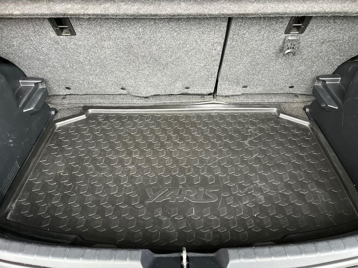 Used Toyota Yaris 2018 for sale - 76129050: Photo 17