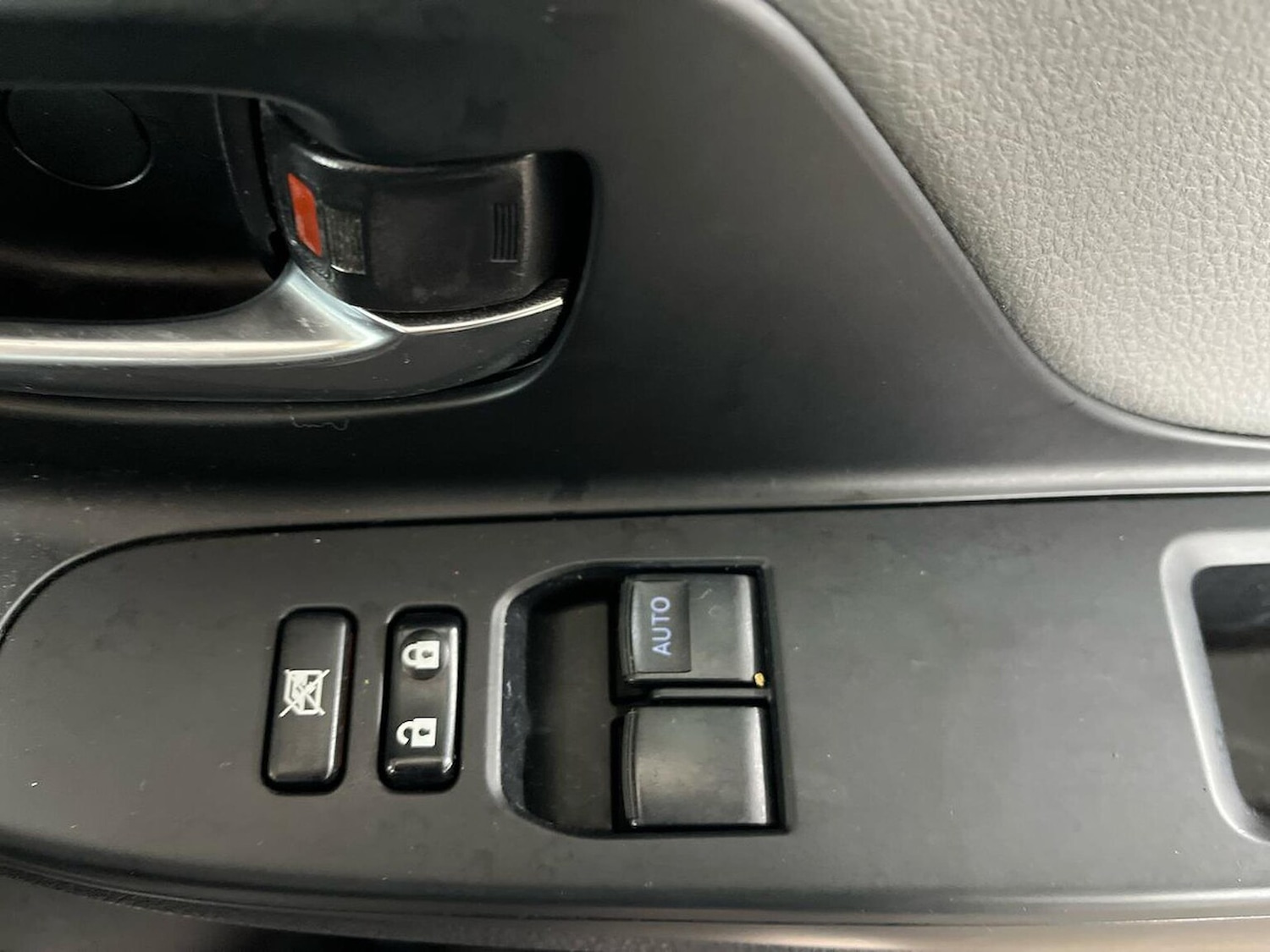 Used Toyota Yaris 2018 for sale - 76129050: Photo 21