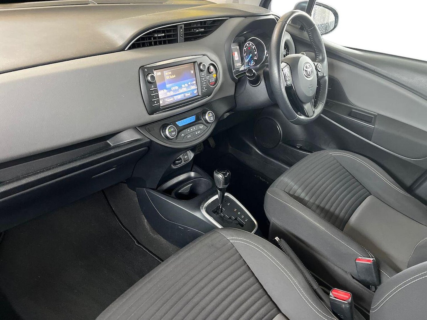 Used Toyota Yaris 2018 for sale - 76129050: Photo 7