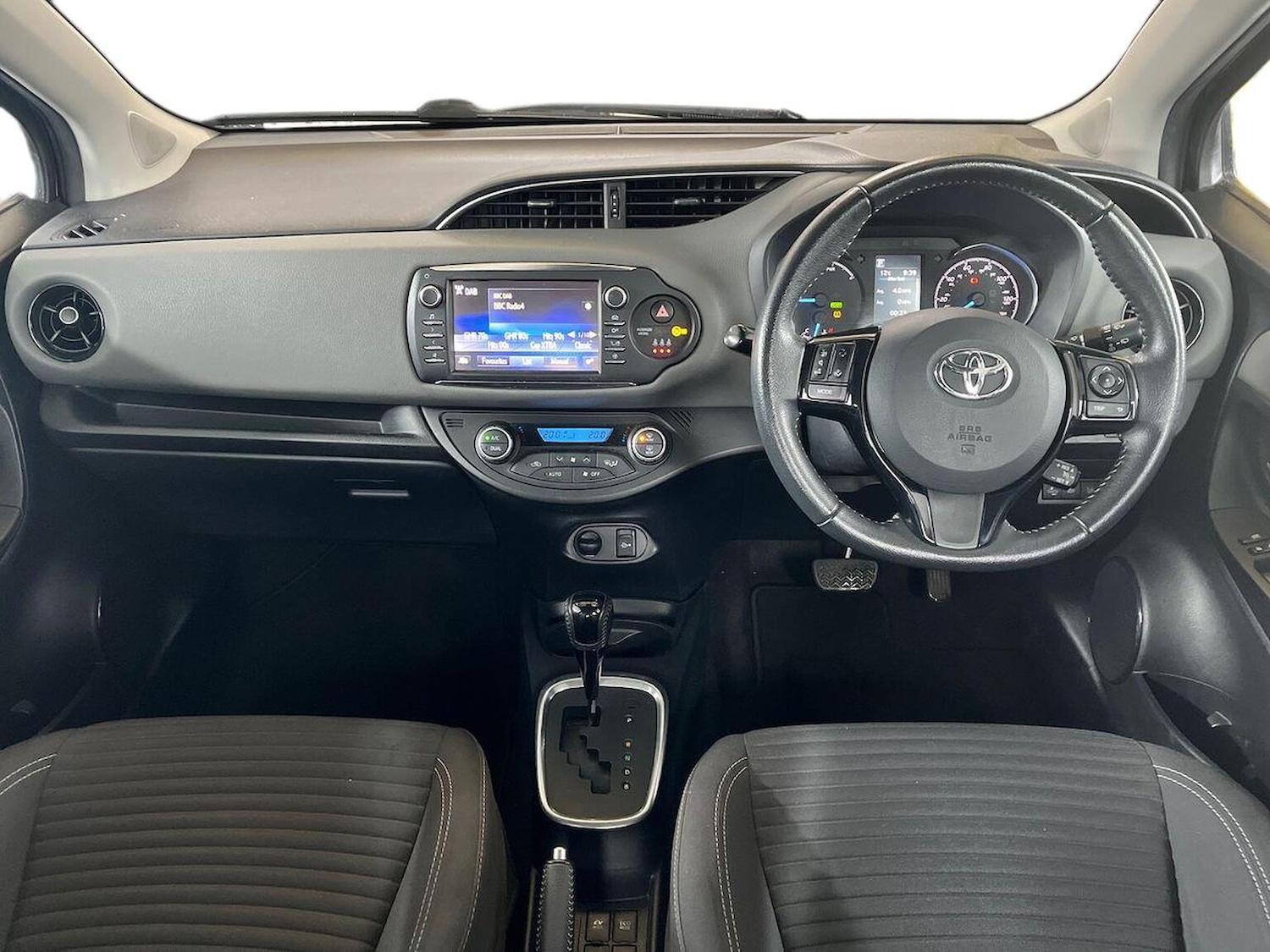 Used Toyota Yaris 2018 for sale - 76129050: Photo 8