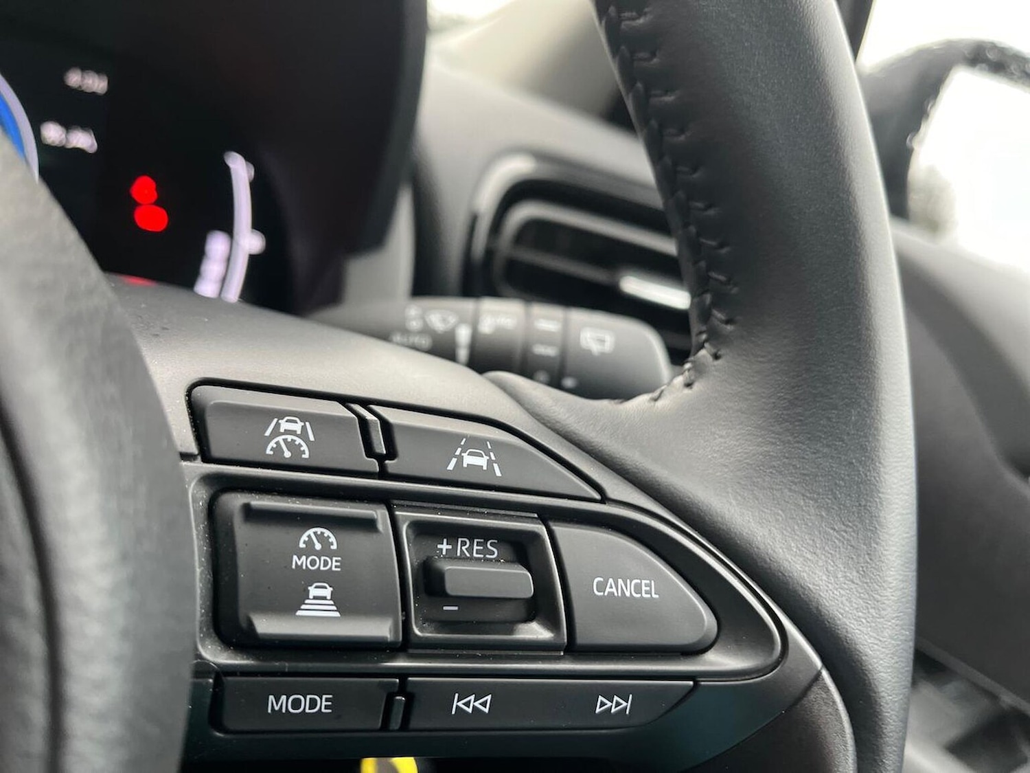 Used Toyota Yaris 2024 for sale - 77984041: Photo 25