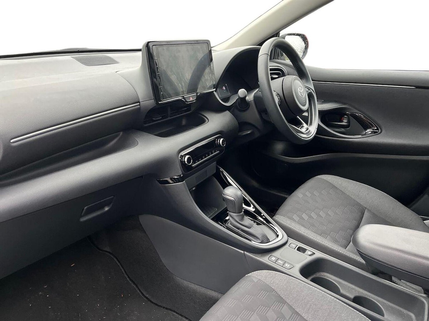 Used Toyota Yaris 2024 for sale - 77984041: Photo 7