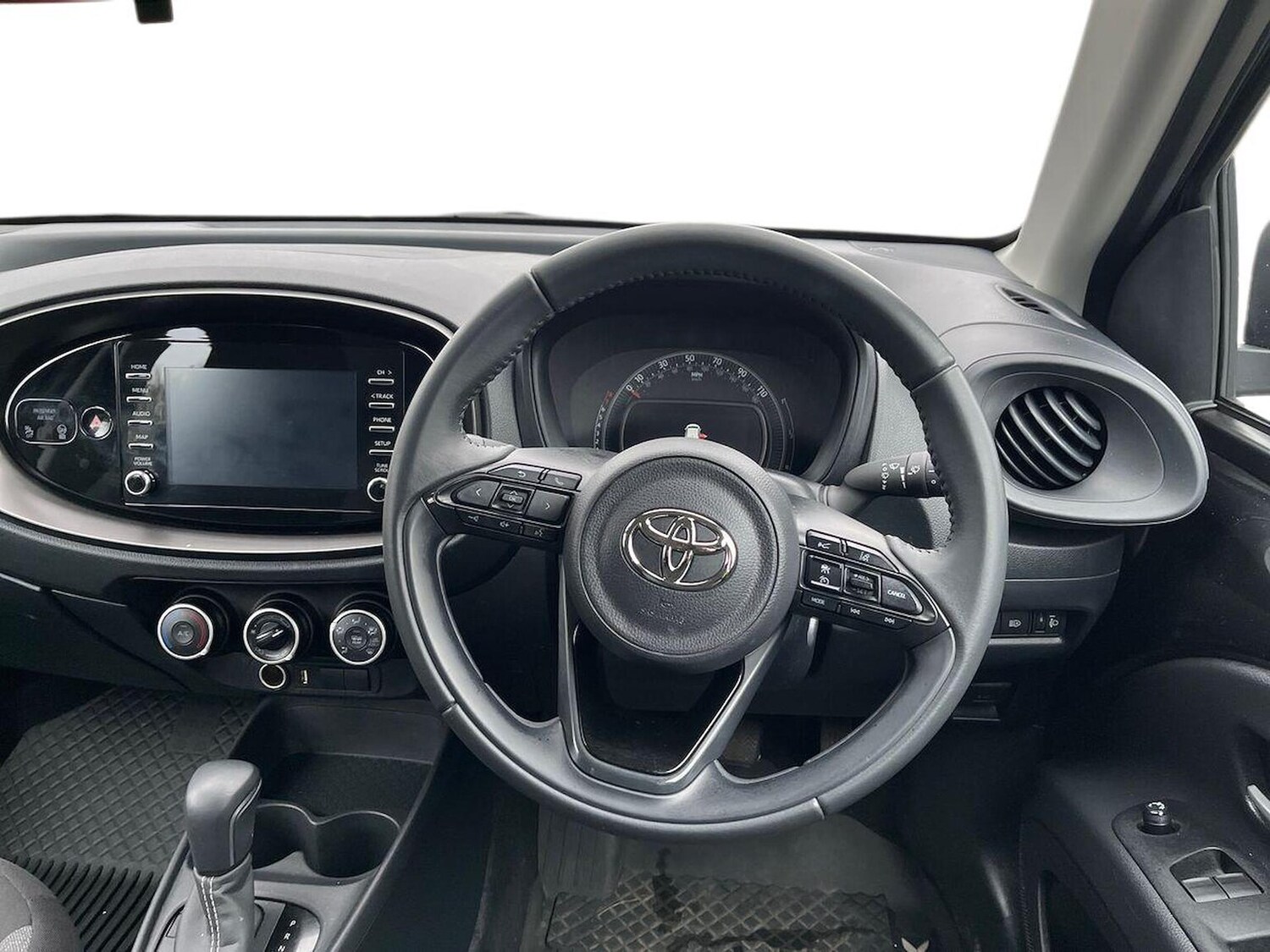 Used Toyota Aygo X 2024 for sale - 77802128: Photo 9