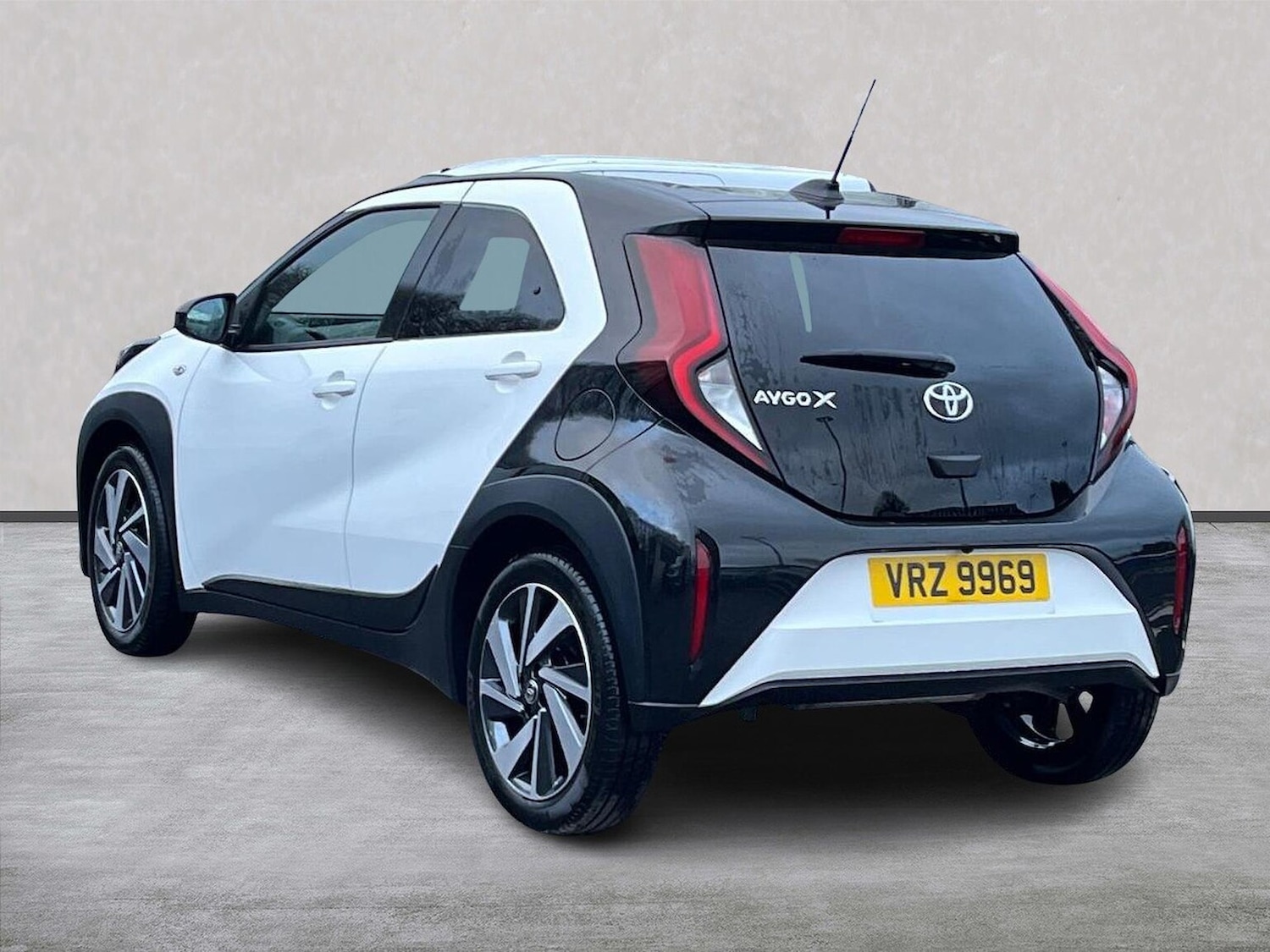 Used Toyota Aygo X 2024 for sale - 77984037: Photo 2