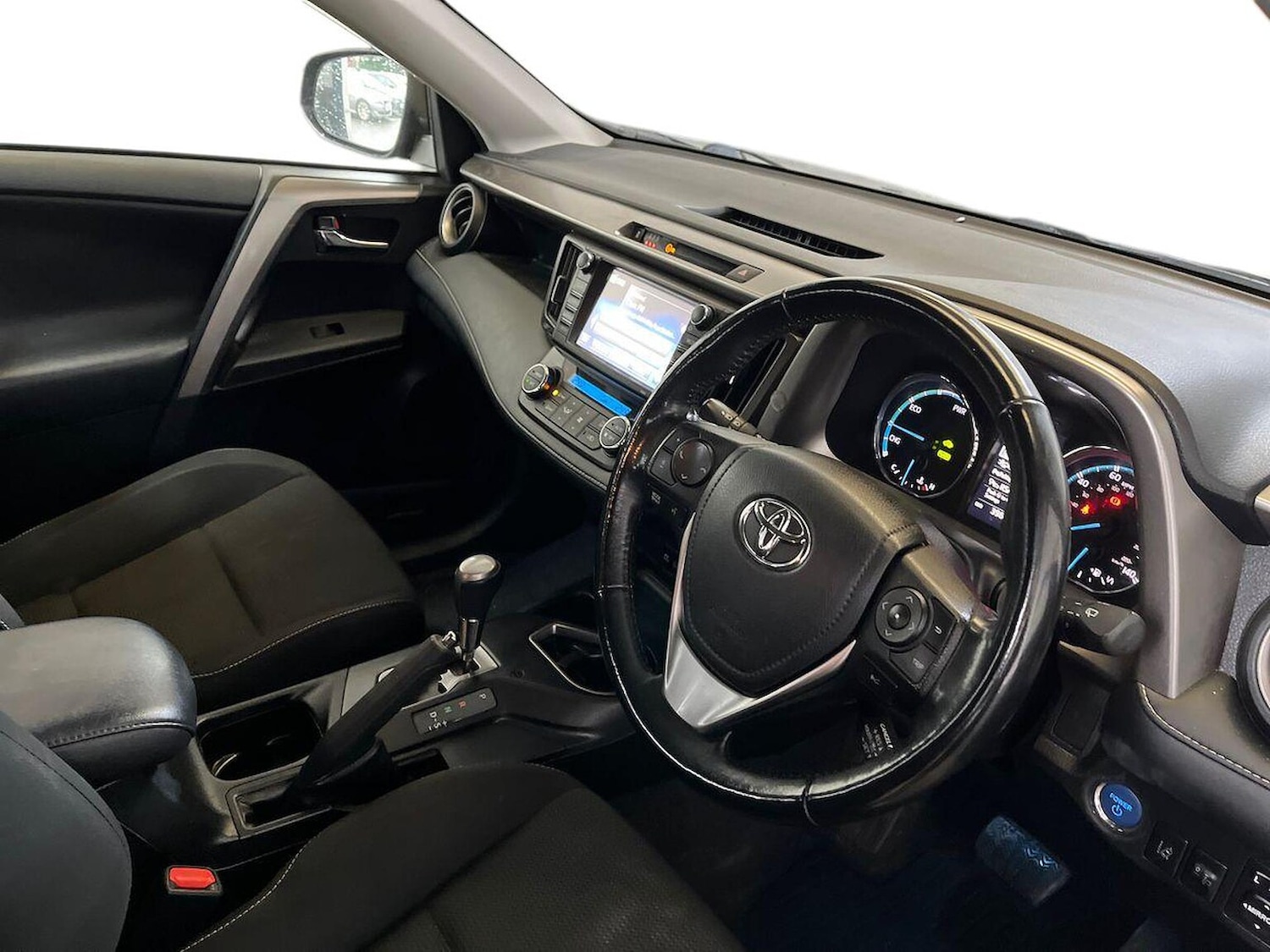 Used Toyota RAV4 2018 for sale - 76478153: Photo 15