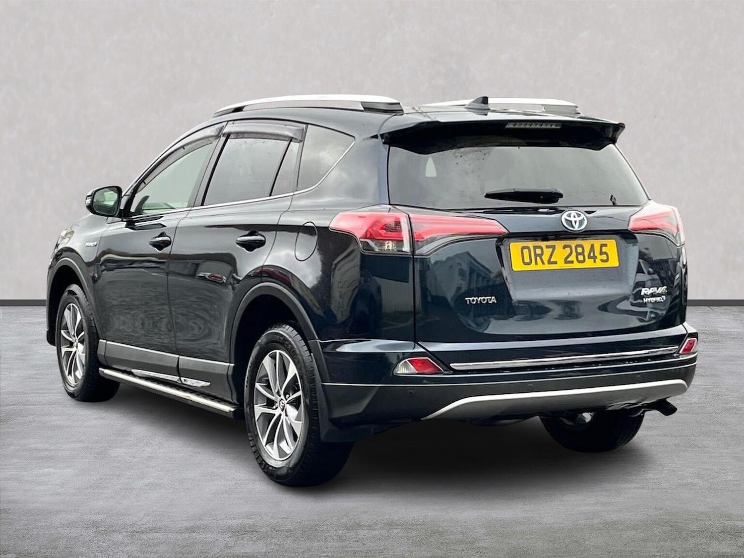 Used Toyota RAV4 2018 for sale - 76478153: Photo 2