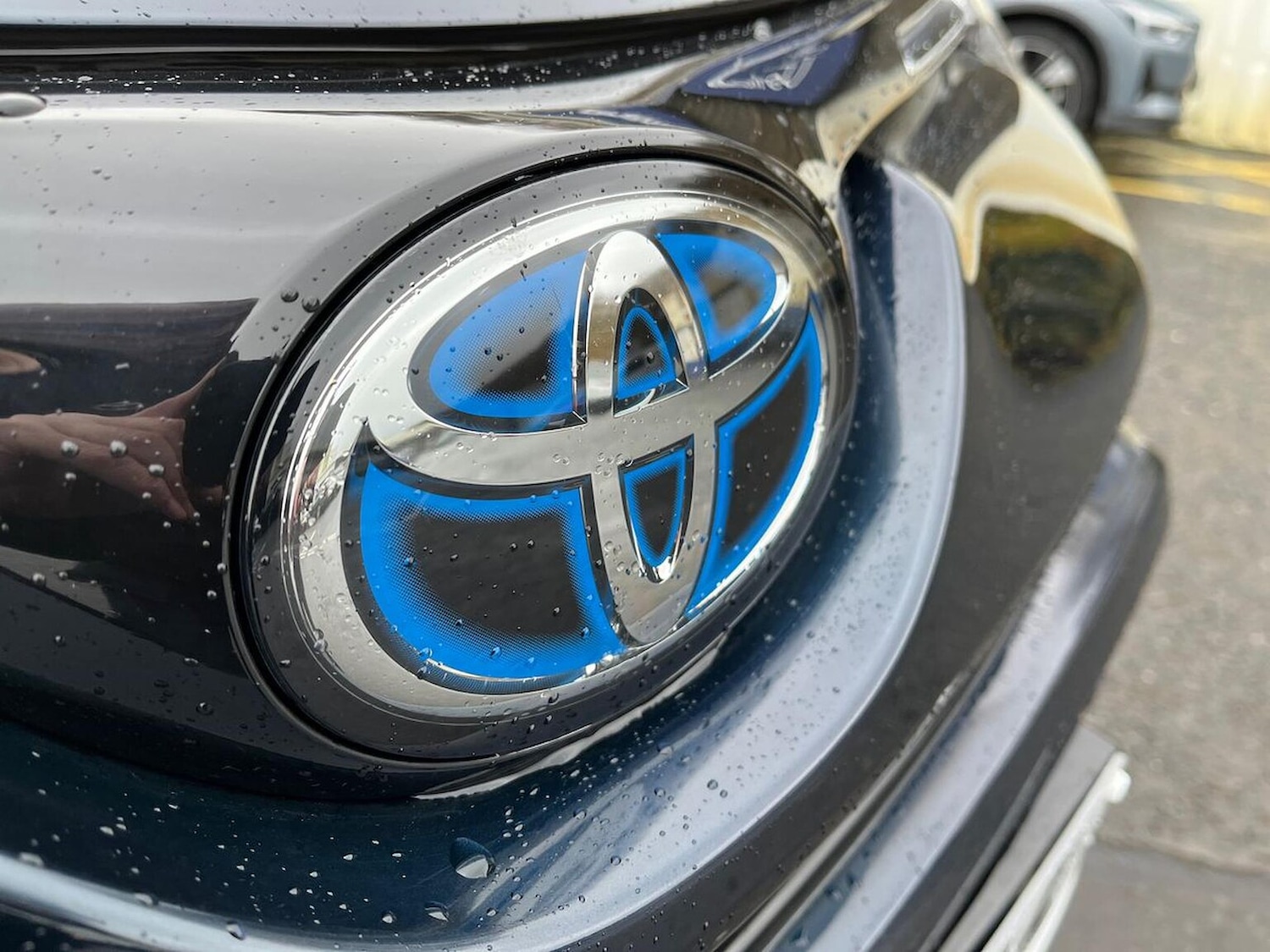 Used Toyota RAV4 2018 for sale - 76478153: Photo 32