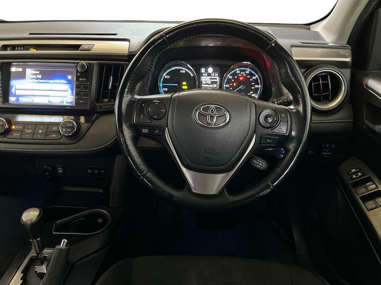 Used Toyota RAV4 2018 for sale - 76478153: Photo 9