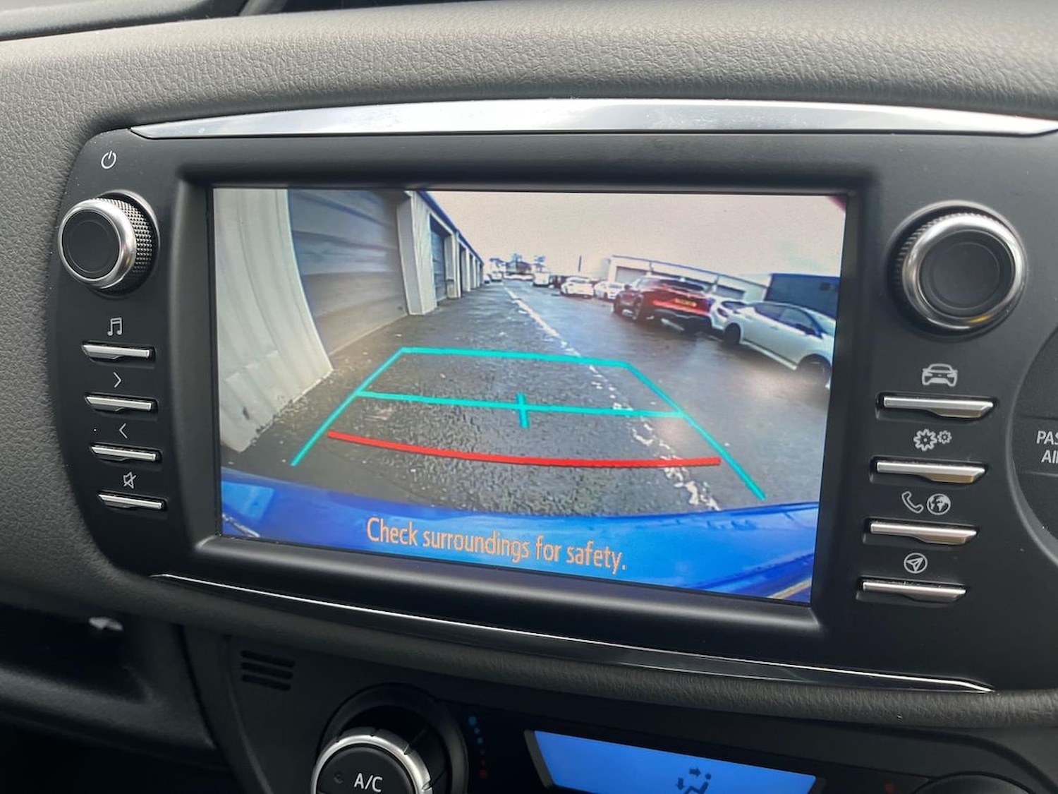 Used Toyota Yaris 2018 for sale - 76490706: Photo 23