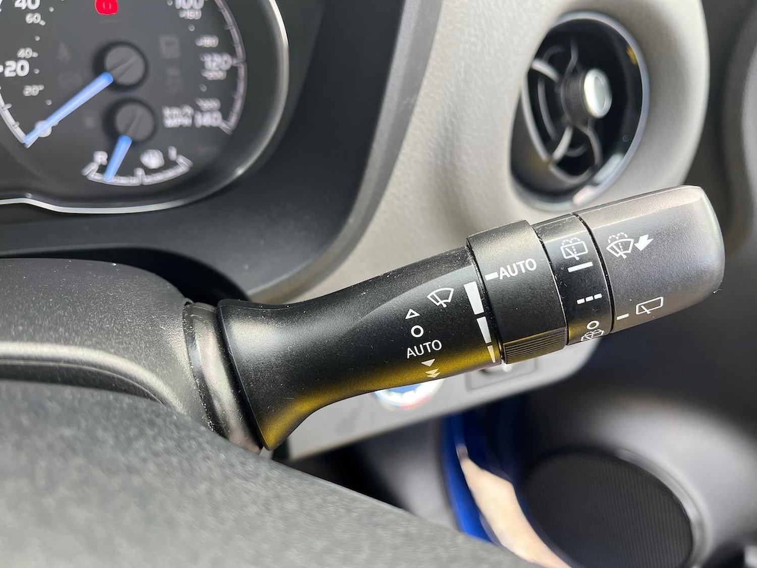 Used Toyota Yaris 2018 for sale - 76490706: Photo 28