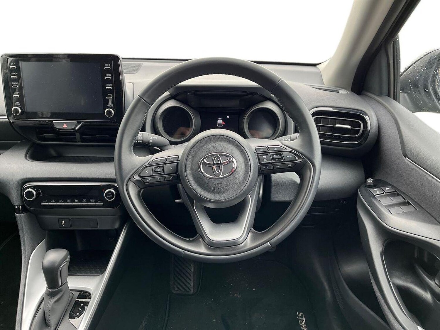 Used Toyota Yaris 2024 for sale - 78192955: Photo 11