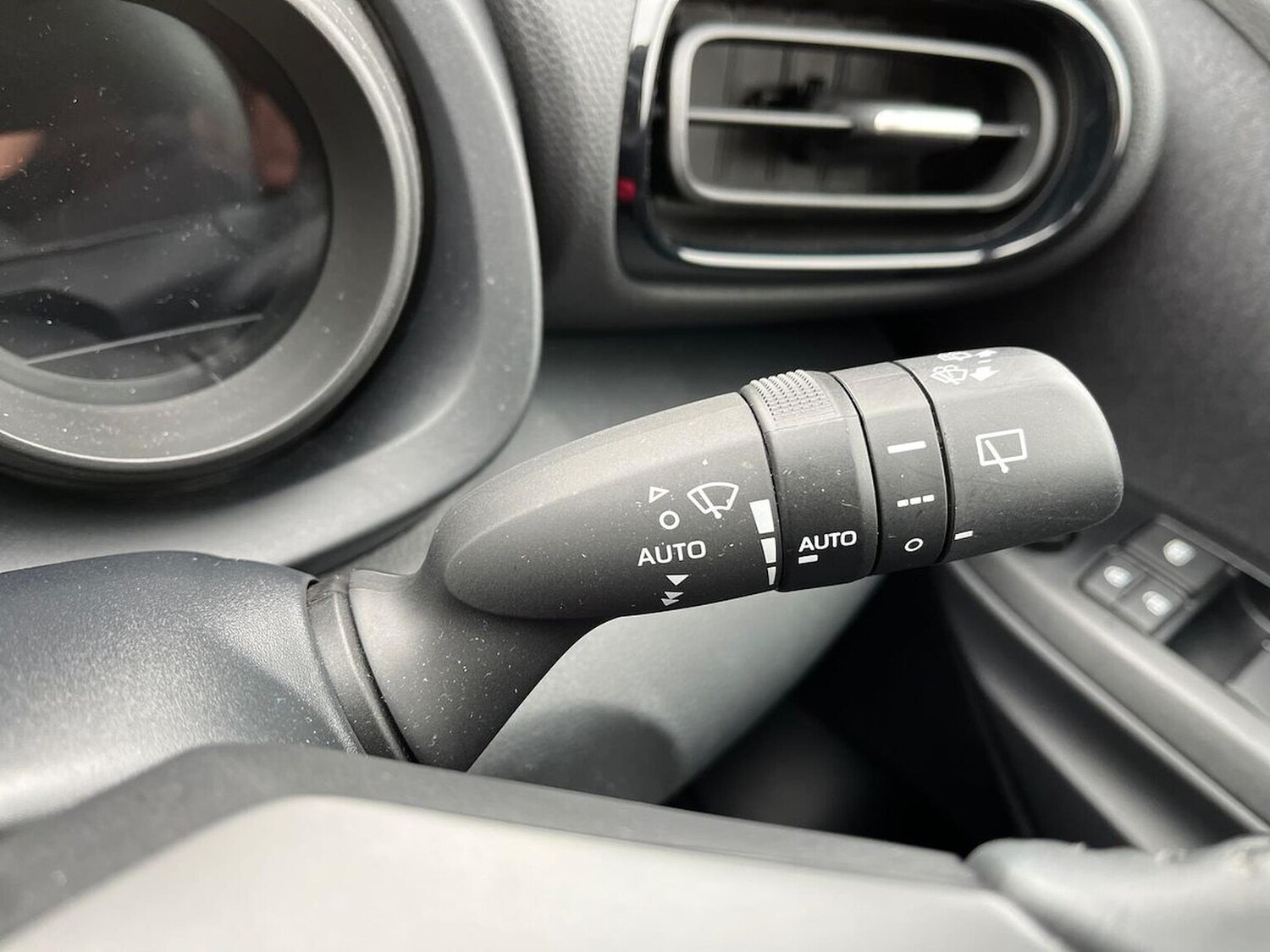 Used Toyota Yaris 2024 for sale - 78192955: Photo 29