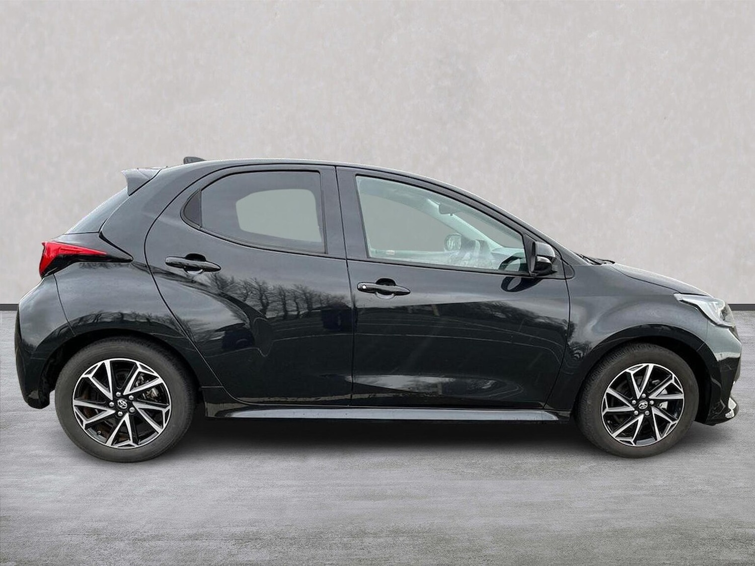 Used Toyota Yaris 2024 for sale - 78192955: Photo 5