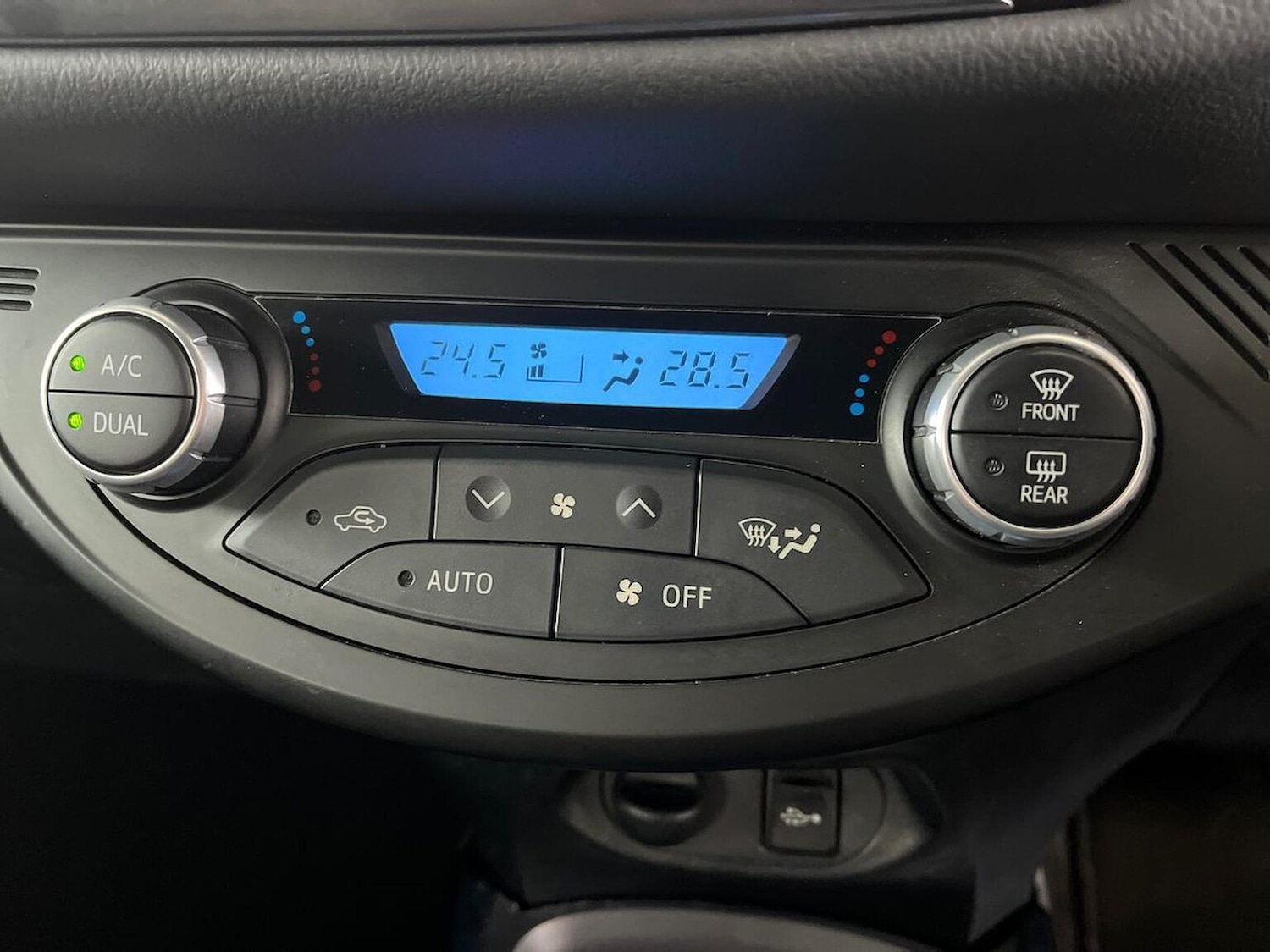 Used Toyota Yaris 2019 for sale - 76065622: Photo 12