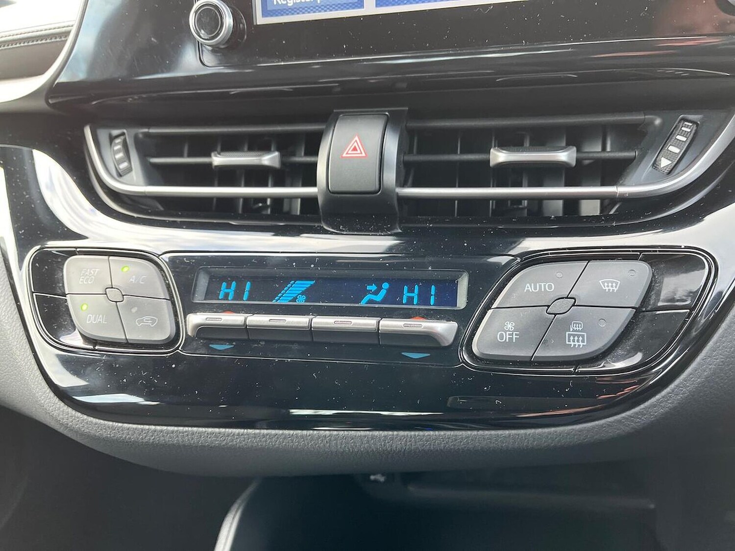 Used Toyota C-HR 2023 for sale - 77528835: Photo 12