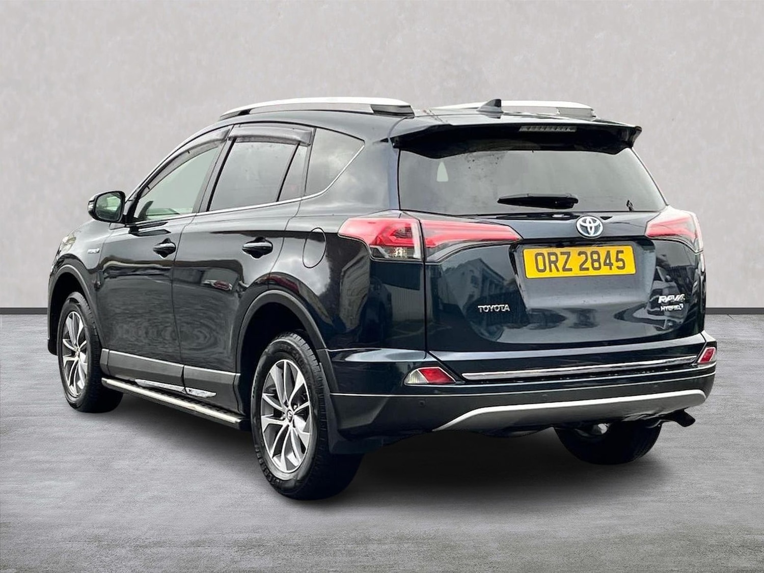 Used Toyota RAV4 2018 for sale - 76707537: Photo 2