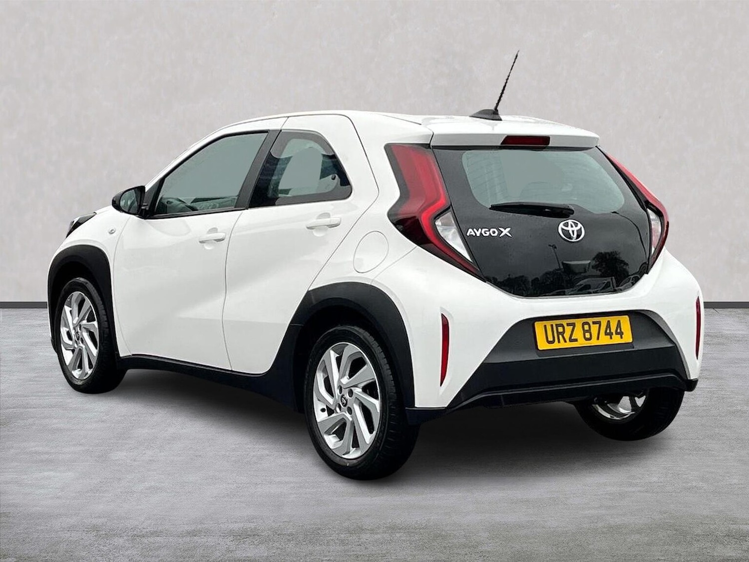 Used Toyota Aygo X 2023 for sale - 76478155: Photo 2