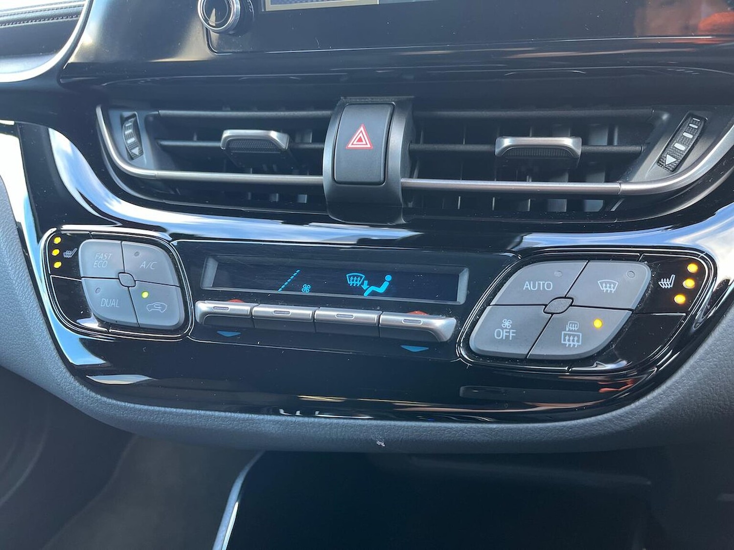 Used Toyota C-HR 2020 for sale - 76357927: Photo 12