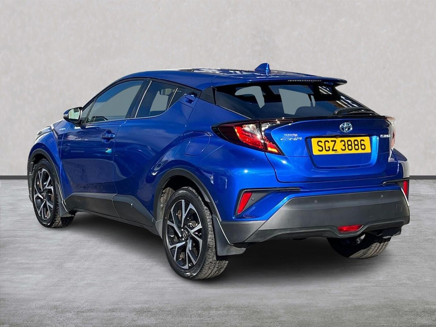 Used Toyota C-HR 2020 for sale - 76357927: Photo 2