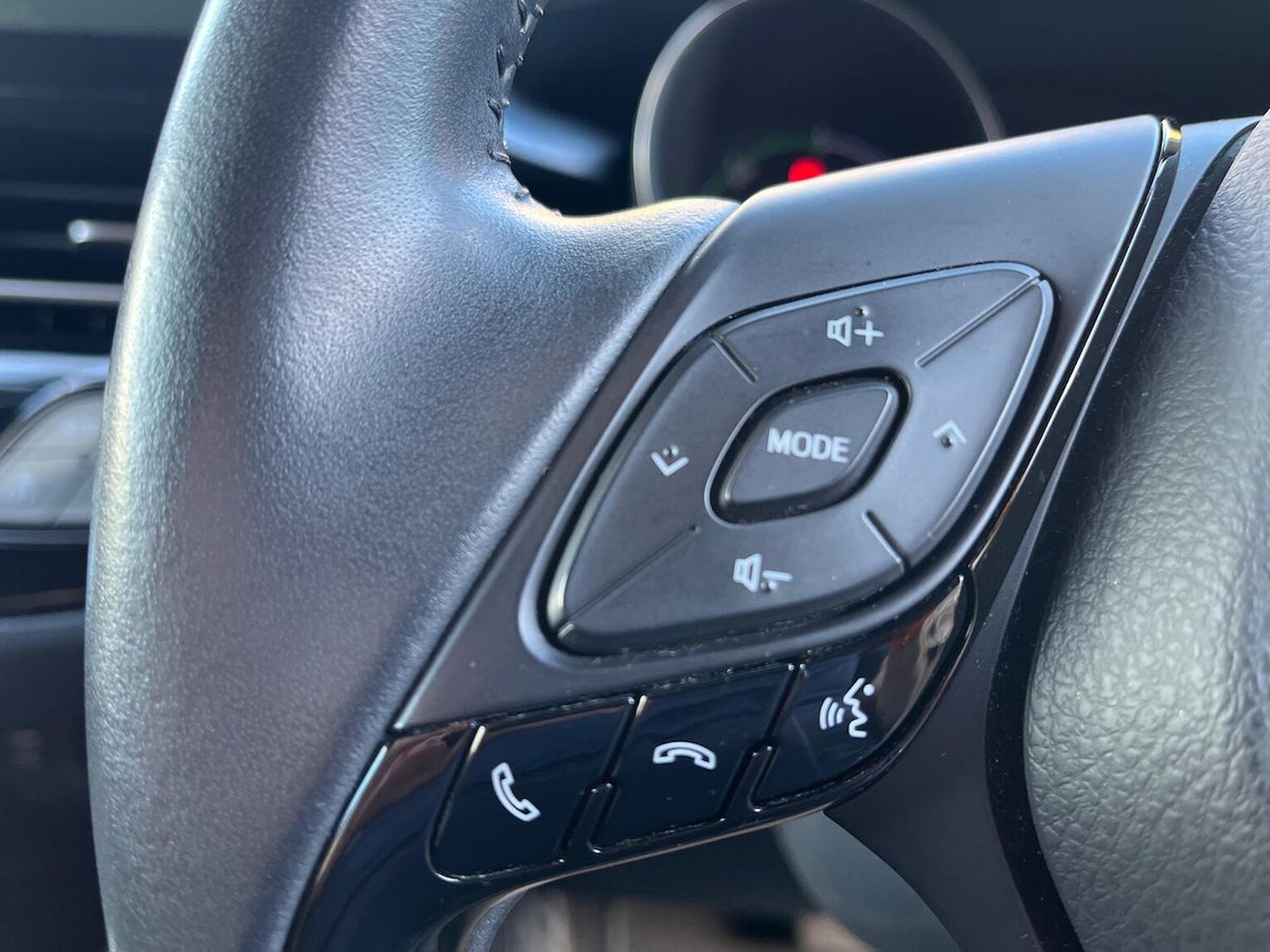 Used Toyota C-HR 2020 for sale - 76357927: Photo 27