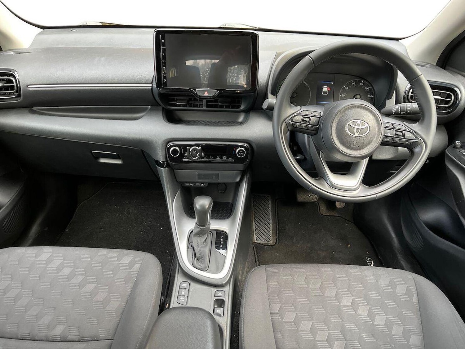 Used Toyota Yaris 2024 for sale - 77542462: Photo 8