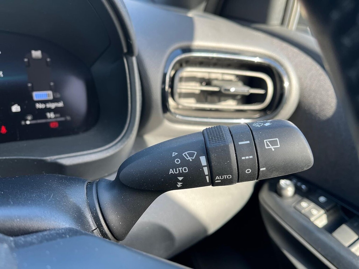 Used Toyota Yaris 2024 for sale - 78193014: Photo 30