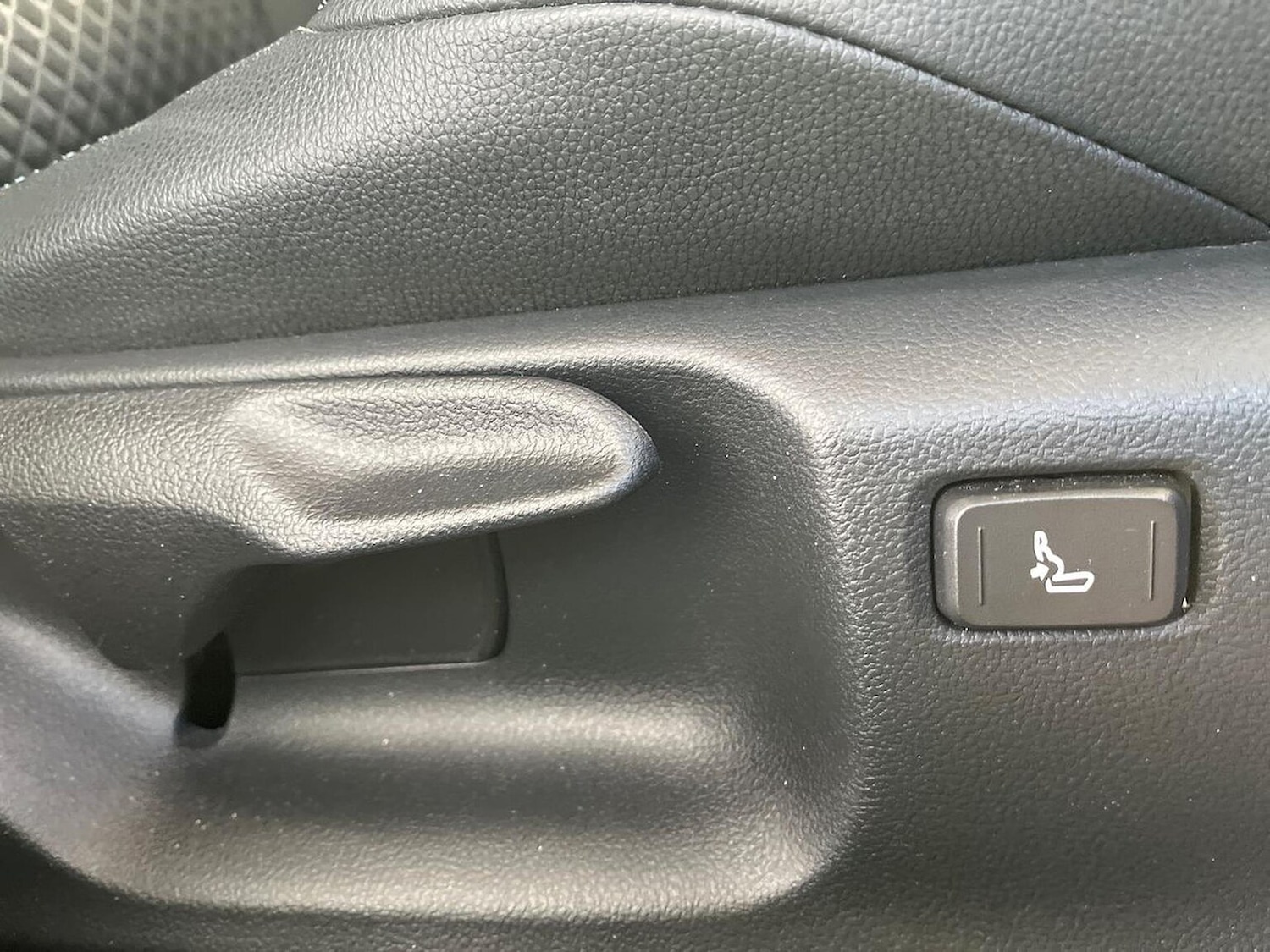 Used Toyota Yaris 2024 for sale - 78193014: Photo 32