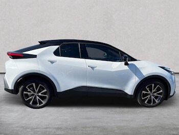 Used Toyota C-HR 2025 for sale - 75490500: Photo