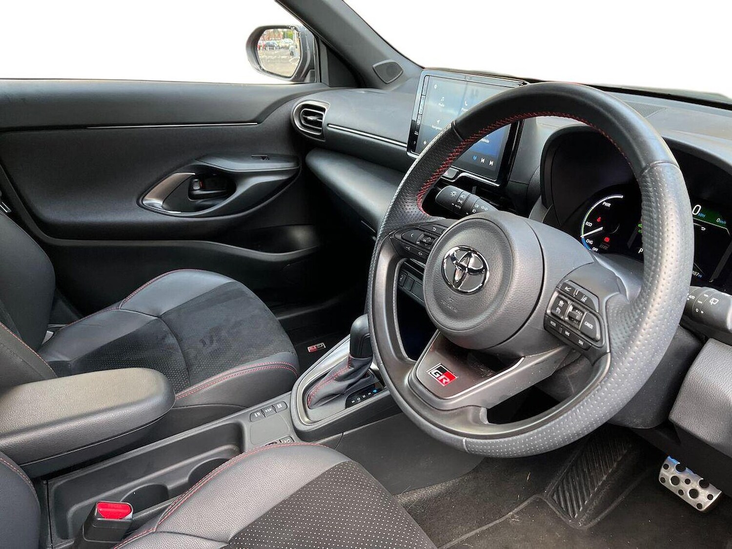 Used Toyota Yaris Cross 2024 for sale - 76532467: Photo 15