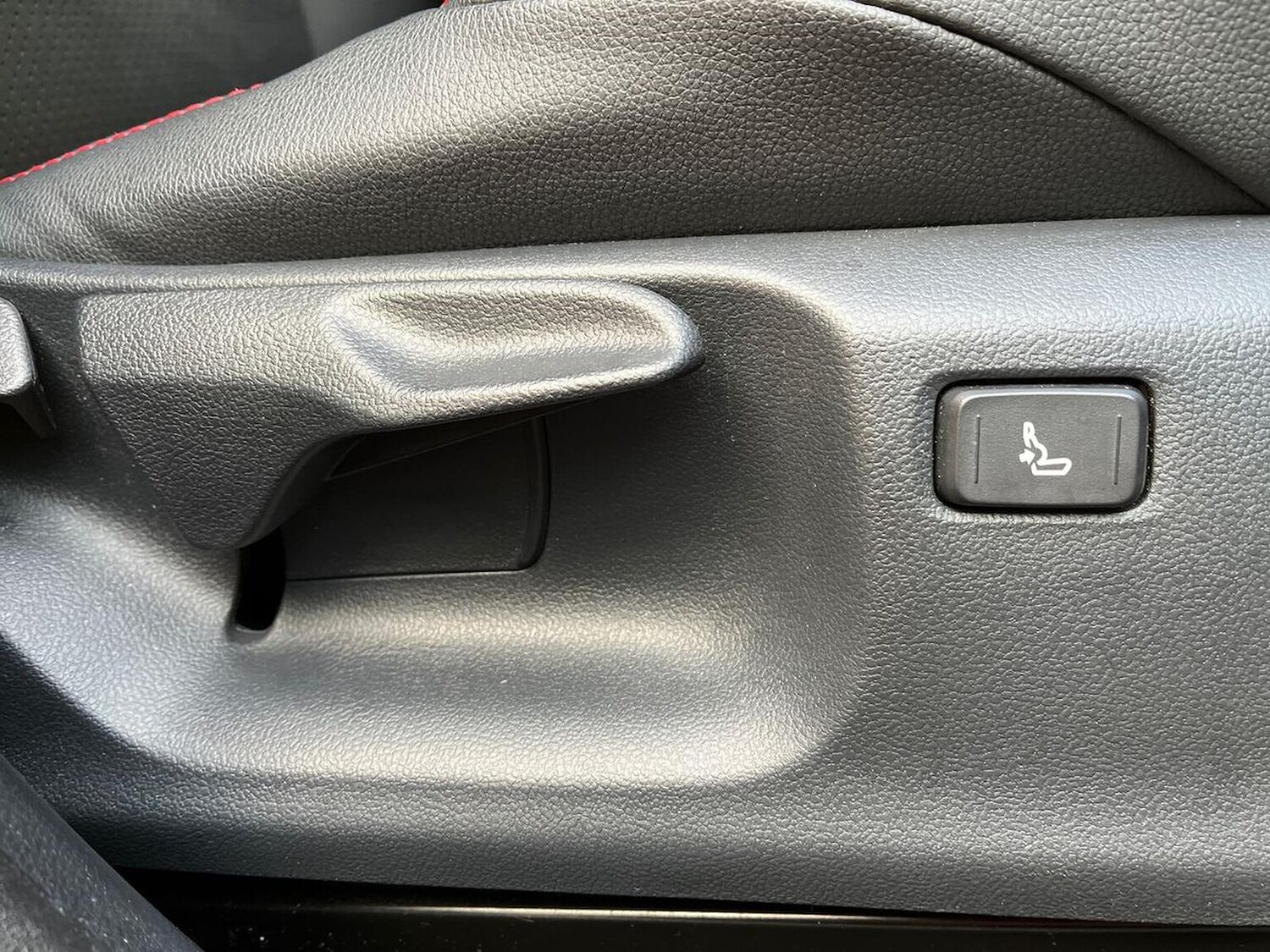 Used Toyota Yaris Cross 2024 for sale - 76532467: Photo 30