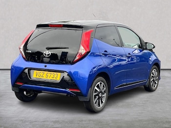 Used Toyota AYGO 2021 for sale - 76129052: Photo