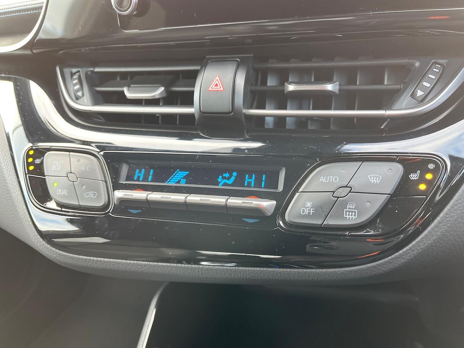 Used Toyota C-HR 2022 for sale - 76532461: Photo 12