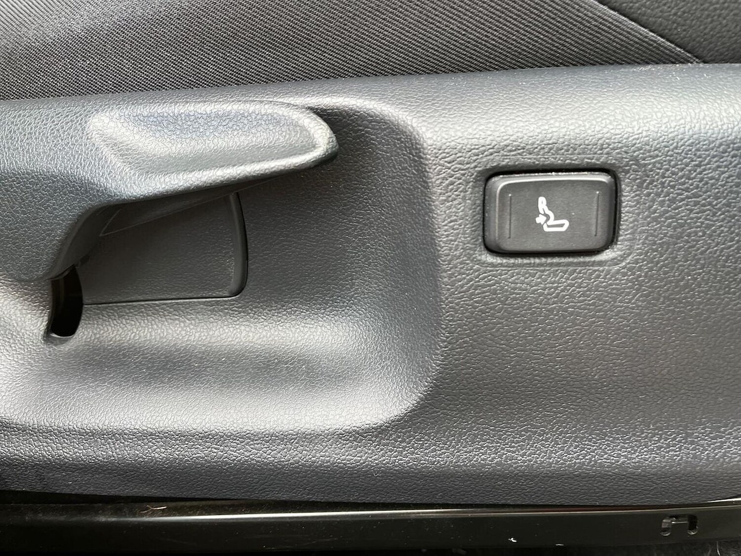 Used Toyota C-HR 2022 for sale - 76532461: Photo 30