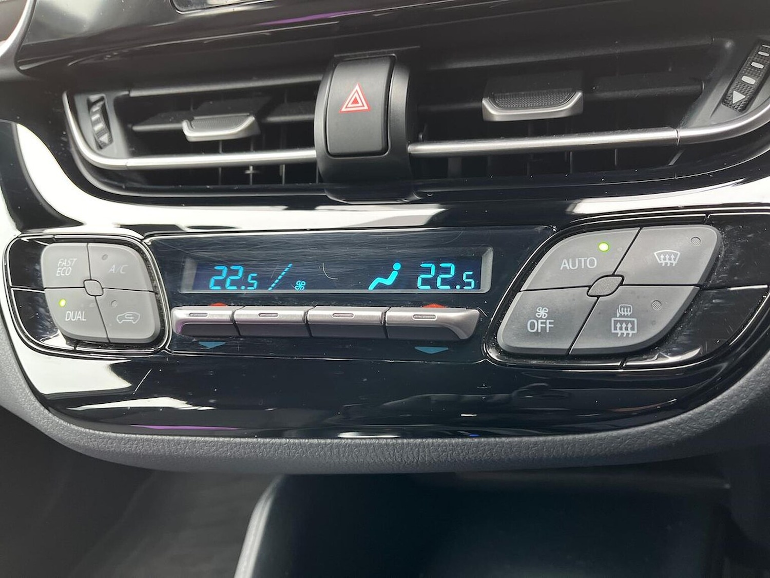 Used Toyota C-HR 2022 for sale - 76418207: Photo 12