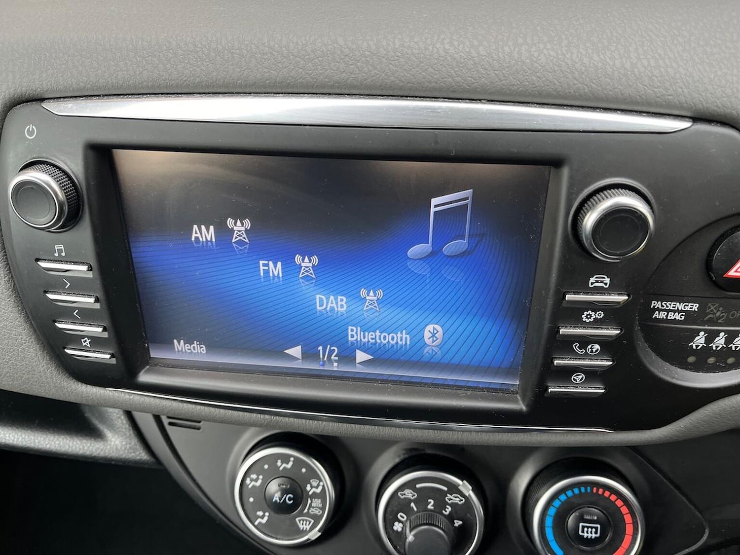 Used Toyota Yaris 2019 for sale - 76129051: Photo 24