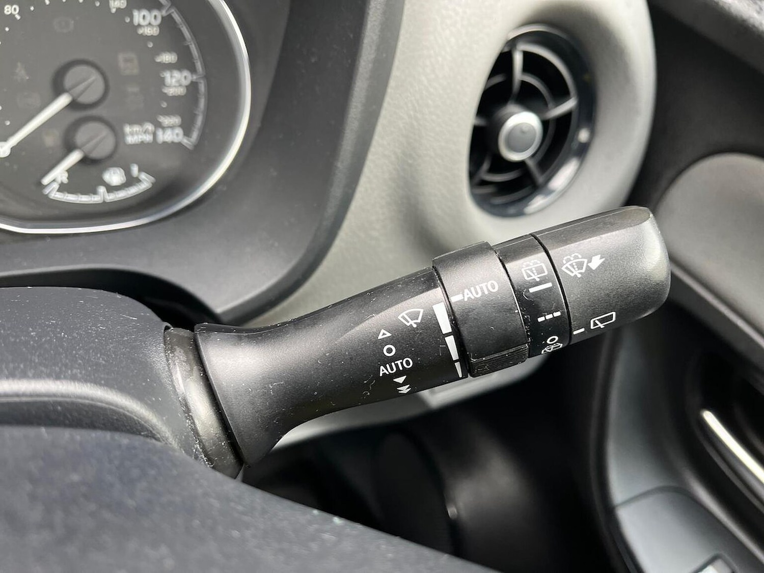 Used Toyota Yaris 2019 for sale - 76129051: Photo 27