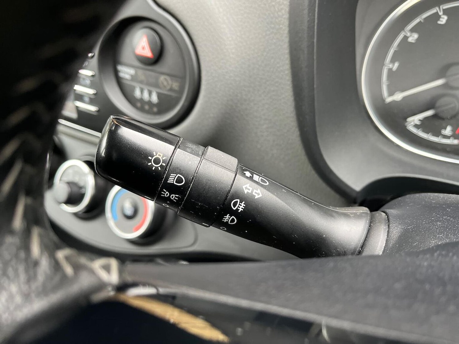 Used Toyota Yaris 2019 for sale - 76129051: Photo 28