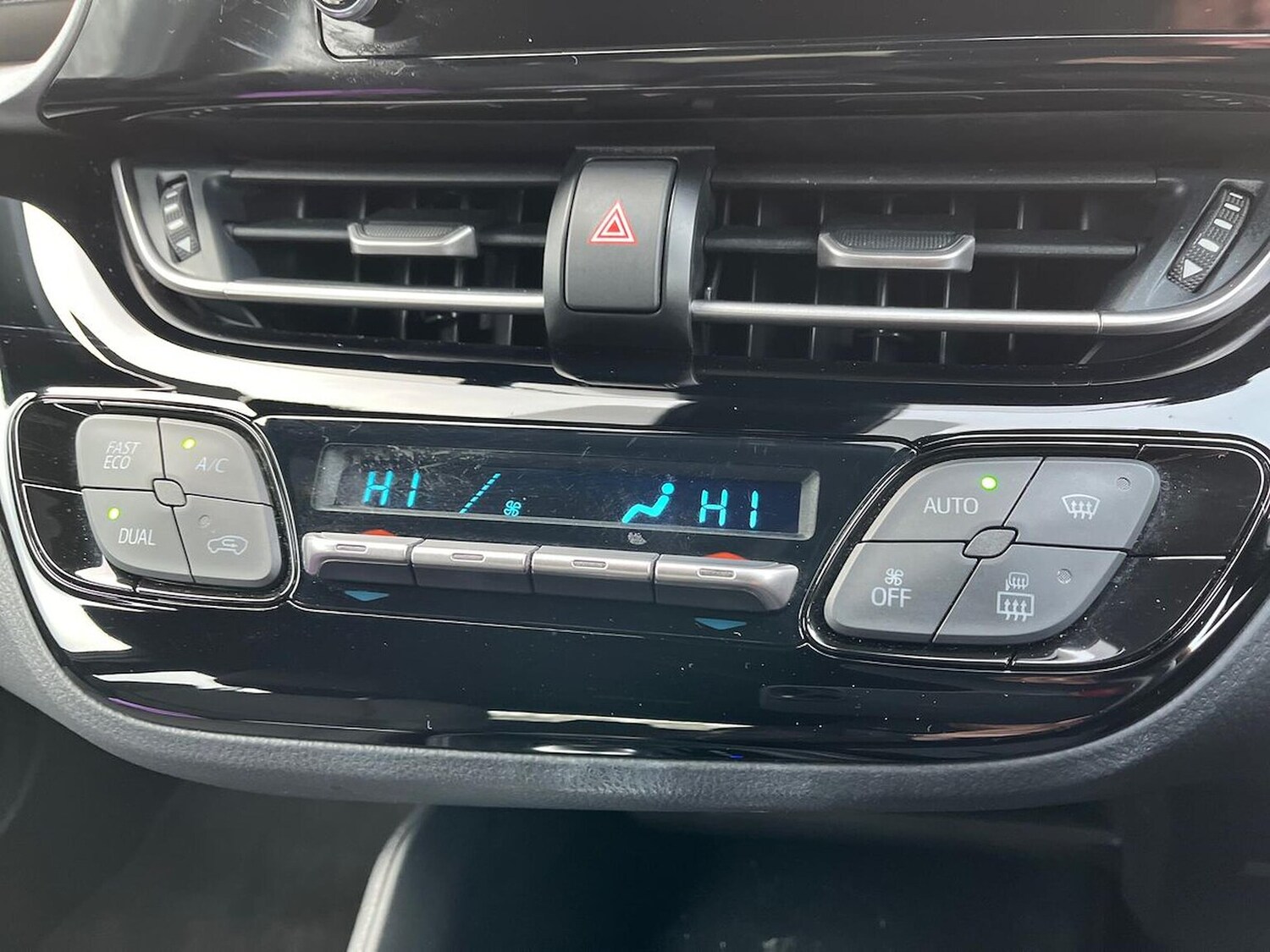 Used Toyota C-HR 2022 for sale - 76532473: Photo 12