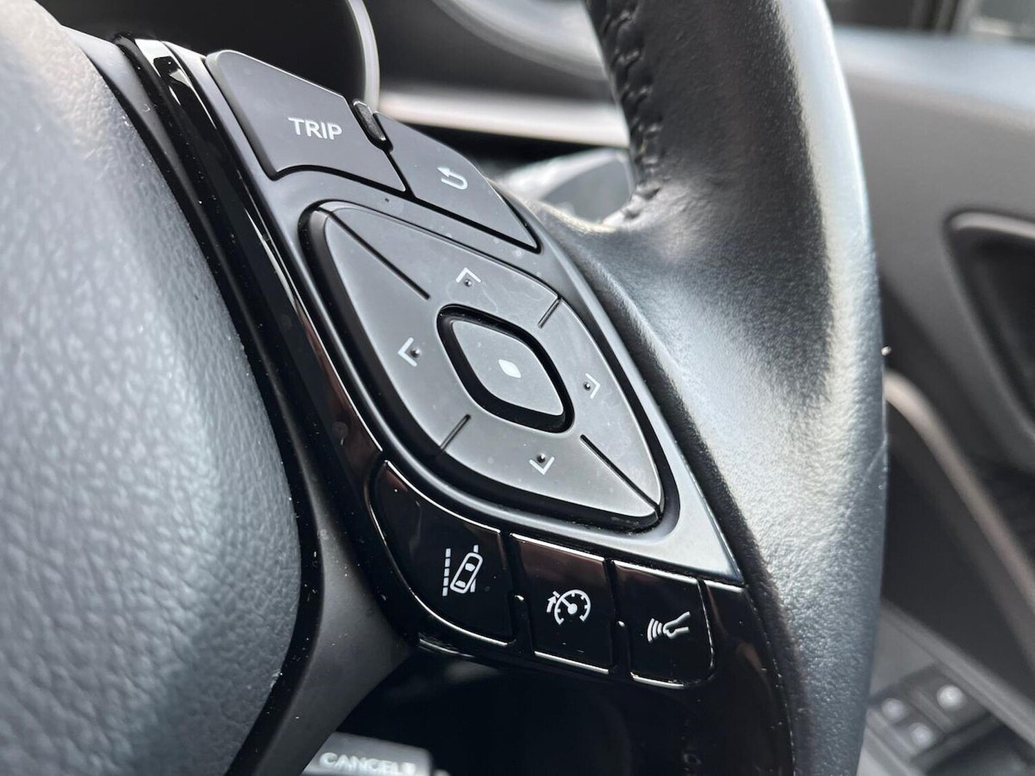 Used Toyota C-HR 2022 for sale - 76532473: Photo 25