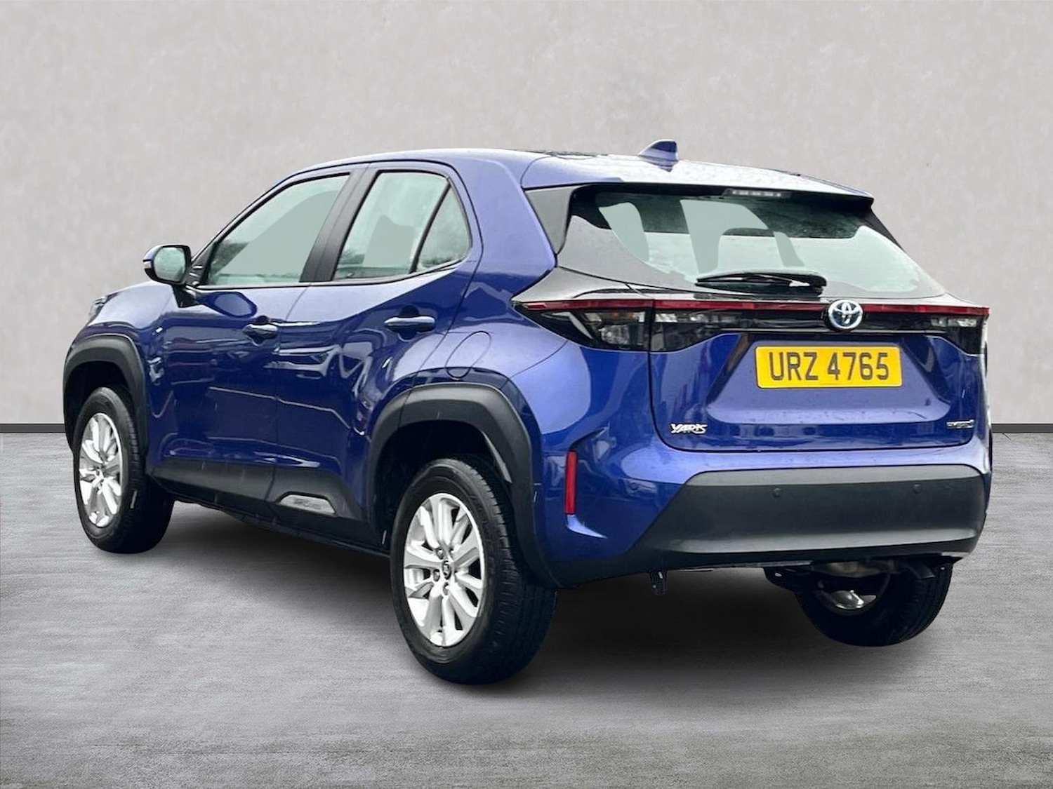 Used Toyota Yaris Cross 2023 for sale - 78039304: Photo 2