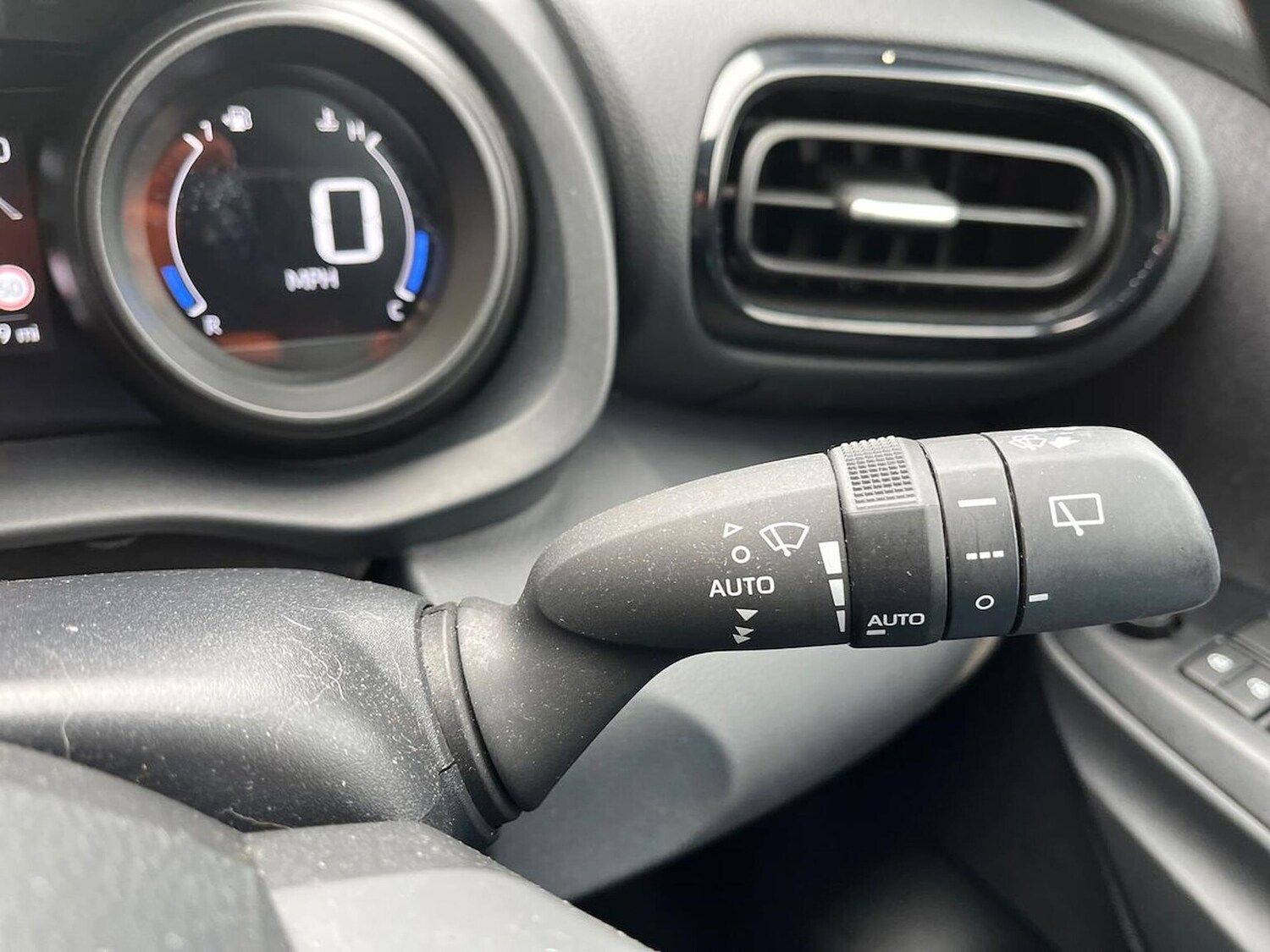 Used Toyota Yaris Cross 2023 for sale - 78039304: Photo 27