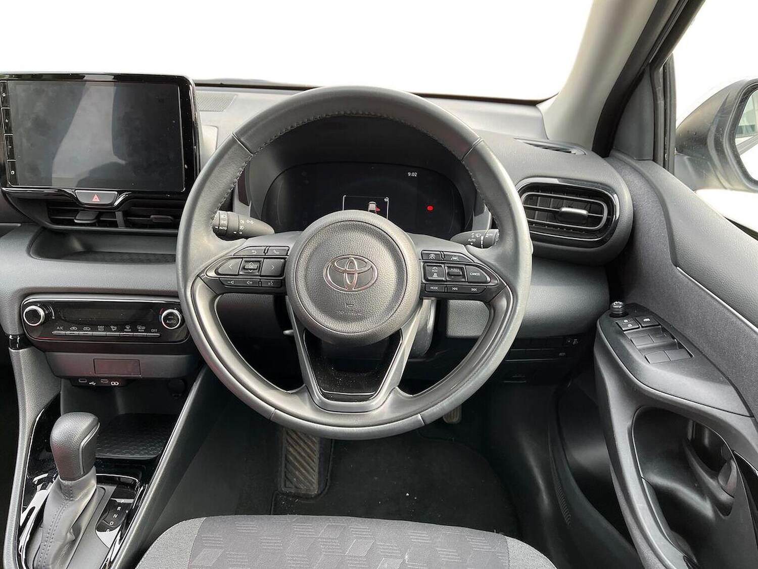 Used Toyota Yaris 2024 for sale - 78193039: Photo 11