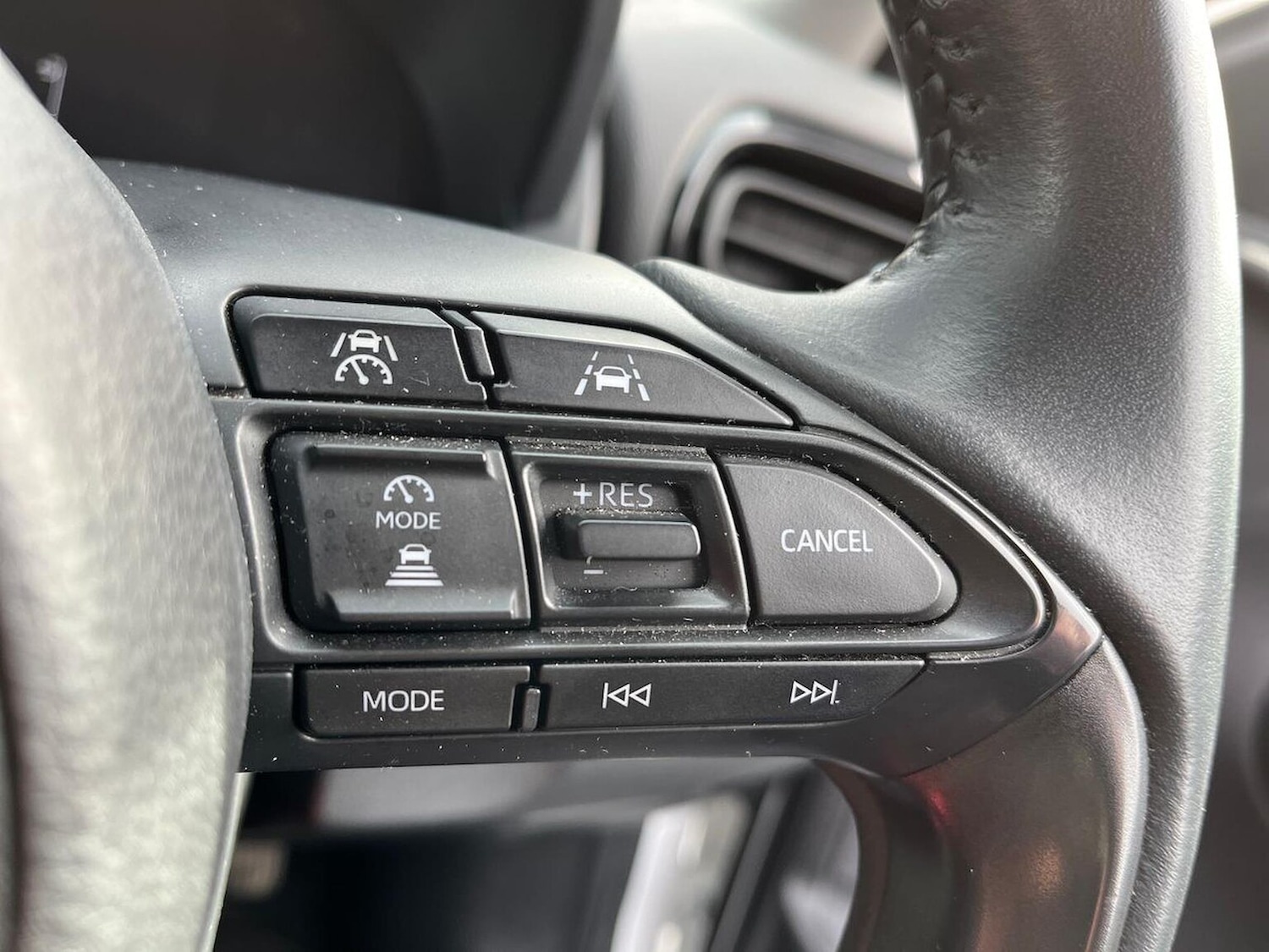 Used Toyota Yaris 2024 for sale - 78193039: Photo 27